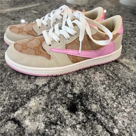 Nike Women's Sneakers in Pink and Tan - Picture 2 of 2